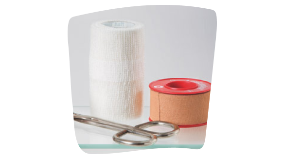 Immagine degli elementi di base di un kit di primo soccorso. Immagine degli elementi di base di un kit di primo soccorso.